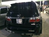 Cần bán xe Toyota Fortuner đời 2011, màu đen số tự động