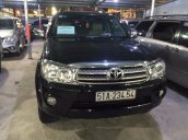 Cần bán xe Toyota Fortuner đời 2011, màu đen số tự động