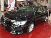 Cần bán xe Toyota Camry 2.0E đời 2017, màu đen