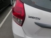 Cần bán xe Toyota Yaris đời 2017, màu trắng