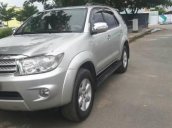 Gia đình cần bán gấp chiếc xe Fortuner đời 2010, tình trạng xe còn mới 90%