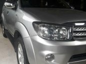 Gia đình cần bán gấp chiếc xe Fortuner đời 2010, tình trạng xe còn mới 90%