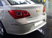 Cần bán xe Chevrolet Cruze LT sản xuất 2017, màu trắng, 589tr