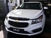 Cần bán xe Chevrolet Cruze LT sản xuất 2017, màu trắng, 589tr