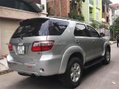 Bán ô tô Toyota Fortuner G năm 2009, màu bạc số sàn giá cạnh tranh