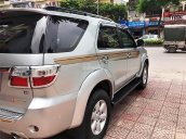 Bán Toyota Fortuner đời 2011, màu bạc giá cạnh tranh