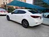 Cần bán Mazda 3 sản xuất 2015, màu trắng