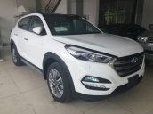 Cần bán Hyundai Tucson năm 2017, màu trắng