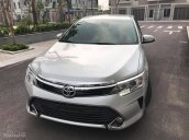 Bán Toyota Camry 2.0E đời 2015, màu bạc, giá 895tr