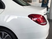 Cần bán Mercedes C200 2.0  AT đời 2017, màu trắng, nhập khẩu