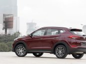 Bán Hyundai Tucson màu đỏ, có xe giao ngay, hỗ trợ trả góp, giá cả thương lượng: 0961917516