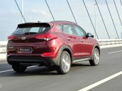 Bán Hyundai Tucson màu đỏ, có xe giao ngay, hỗ trợ trả góp, giá cả thương lượng: 0961917516