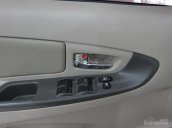 Bán Toyota Innova 2.0E MT năm 2016, màu bạc