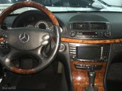 Bán Mercedes E280 đời 2006, màu đen, xe nhập số tự động, giá 648tr