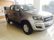 Bán xe Ranger XLS AT màu trắng nhập khẩu chính hãng 2017 tại Sơn La, giá 685 triệu