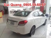 Cần bán xe Mitsubishi Attrage tại Đà Nẵng, màu trắng, Lh Quang 0905596067, vay lên đến 90 %