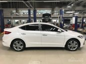 Bán xe Hyundai Elantra 2017 màu trắng giá tốt, hỗ trợ vay vốn, liên hệ: 01887177000 Khánh Hòa