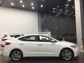 Bán ô tô Hyundai Elantra 2.0 AT đời 2018, màu trắng, có xe giao ngay 0961917516