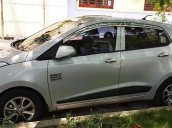 Cần bán gấp Hyundai Grand i10 2015, màu bạc, nhập khẩu chính hãng còn mới