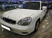 Cần bán gấp Daewoo Nubira sản xuất 2003, màu trắng xe gia đình