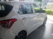 Bán ô tô Hyundai Grand i10 đời 2017, màu trắng giá cạnh tranh