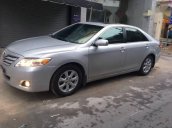 Bán xe cũ Toyota Camry LE 2010, màu bạc, nhập khẩu chính hãng