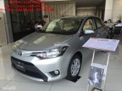 Cần bán xe Toyota Vios 1.5E MT đời 2017, màu bạc khuyến mãi hấp dẫn giao xe ngay trả góp 90%