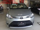 Cần bán xe Toyota Vios 1.5E MT đời 2017, màu bạc khuyến mãi hấp dẫn giao xe ngay trả góp 90%