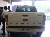 Ford Ranger XLS AT màu trắng 2.2 4x2 2018, giá 650 tại Bắc Ninh, hỗ trợ trả góp 90%