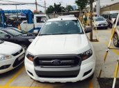 Ford Ranger XLS AT màu trắng 2.2 4x2 2018, giá 650 tại Bắc Ninh, hỗ trợ trả góp 90%