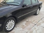 Cần bán gấp Mercedes E240 đời 1999, máy móc êm ru không lỗi lầm gì