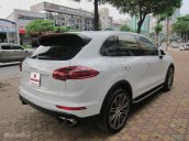 Cần bán xe Porsche Cayenne S sản xuất 2014, màu trắng, nhập khẩu Đức, đăng kí năm 2015