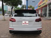 Cần bán xe Porsche Cayenne S sản xuất 2014, màu trắng, nhập khẩu Đức, đăng kí năm 2015