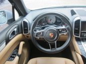 Cần bán xe Porsche Cayenne S sản xuất 2014, màu trắng, nhập khẩu Đức, đăng kí năm 2015