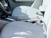 Bán Chevrolet Captiva LTZ 2013 form mới, màu trắng cực mới