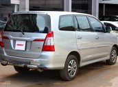 Cần bán xe Toyota Innova E 2.0MT sản xuất 2015, màu bạc