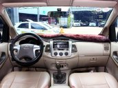 Cần bán xe Toyota Innova E 2.0MT sản xuất 2015, màu bạc