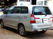 Cần bán xe Toyota Innova E 2.0MT sản xuất 2015, màu bạc