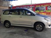 Cần bán lại xe Toyota Innova sản xuất 2010, J lên full G