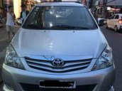 Gia đình bán lại xe Toyota Innova G đời 2009, màu bạc