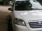 Cần bán gấp Daewoo Gentra đời 2010, màu trắng, nhập khẩu xe gia đình