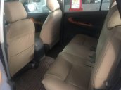 Cần bán lại xe Toyota Innova sản xuất 2010, J lên full G