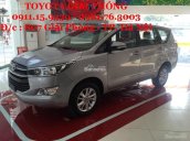 Cần bán Toyota Innova 2.0E đời 2017, màu bạc, khuyến mãi lớn giao xe ngay thủ tục trả góp nhanh gọn