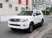 Bán Toyota Fortuner TRD Sportivo Model đời 2012, màu trắng chính chủ, 740 triệu