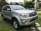 Cần bán gấp Toyota Fortuner V 2.7AT 4WD đời 2011, màu bạc còn mới, 620 triệu