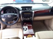 Cần bán xe Toyota Camry 2.0E đời 2014, màu đen, rất mới