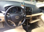 Cần bán lại xe Toyota Vios sản xuất 2017 màu vàng, giá tốt