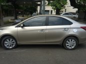 Cần bán lại xe Toyota Vios sản xuất 2017 màu vàng, giá tốt