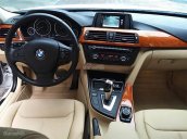 Cần bán gấp BMW 320i đời 2015, màu trắng, nhập khẩu nguyên chiếc