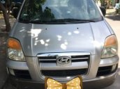 Bán xe cũ Hyundai Starex đời 2004, màu bạc số sàn